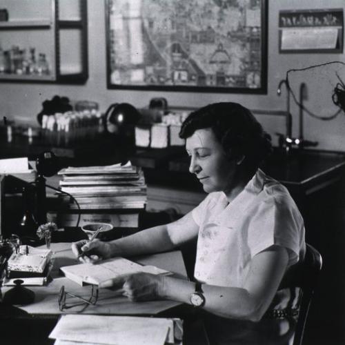 Branham Matthews, Sara is reading paper